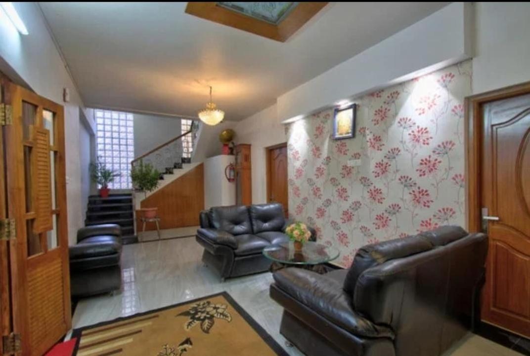 Savi'S Home Stay ウーティ エクステリア 写真